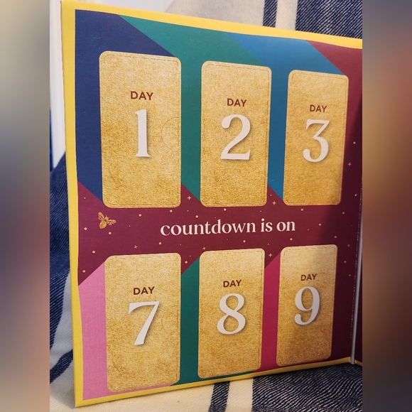 Burt's Bees 12 Days of Joy - Picture 4 of 6